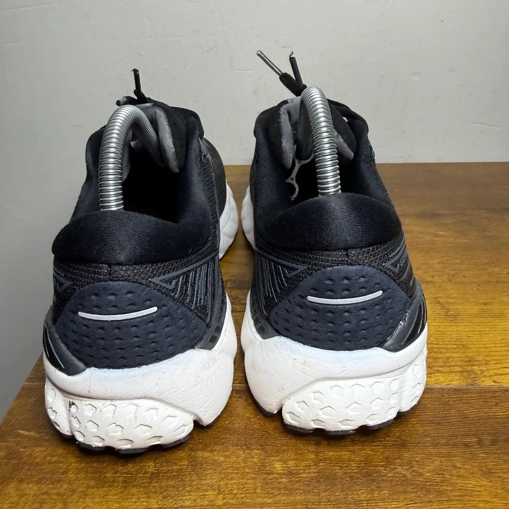 Brooks breathable mesh